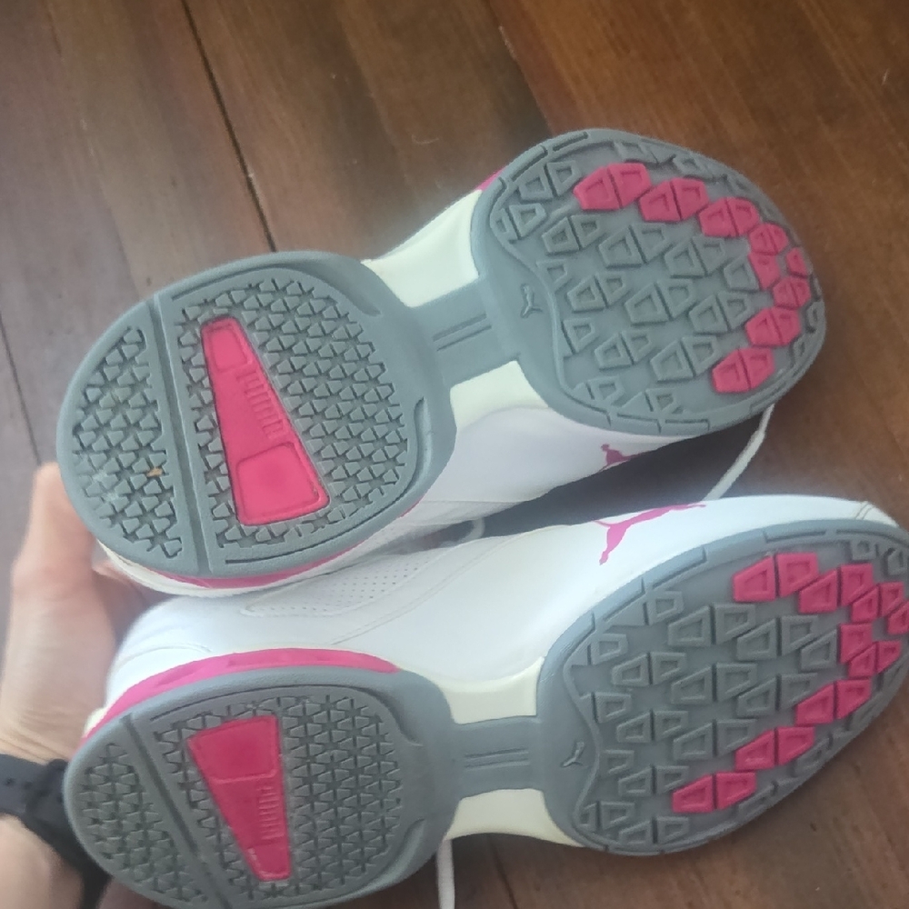Puma White and Pink Athletic Shoes with Breathable Design - Picture 7 of 12